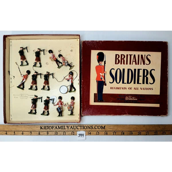 BRITAINS SOLDIERS LEAD FIGURES - NO. 9428 IRISH GUARDS BAND