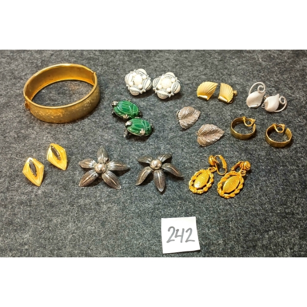 LOT OF 10 - GOLD-TONE BANGLE & CLIP-ON EARRINGS