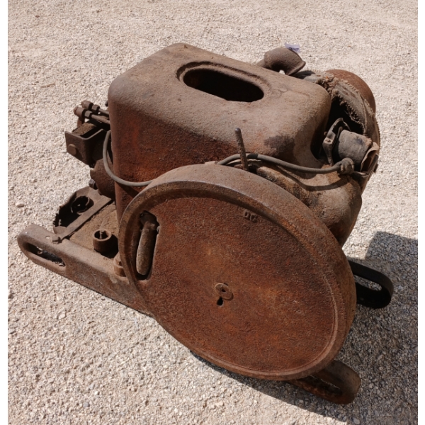 INTERNATIONAL HARVESTER CO. 1.5HP ENGINE