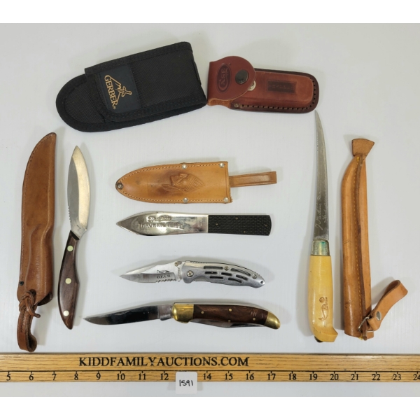 LOT OF 5 - HUNTING & FOLDING KNIVES - INCL MARTTINI, RUSSELL, ETC