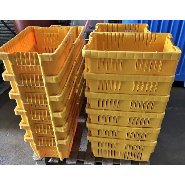 LOT OF 27 PICKING BASKETS 