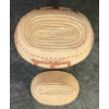 Image 7 : LIDDED GRASS BASKET W/ HELICOPTER PATTERN