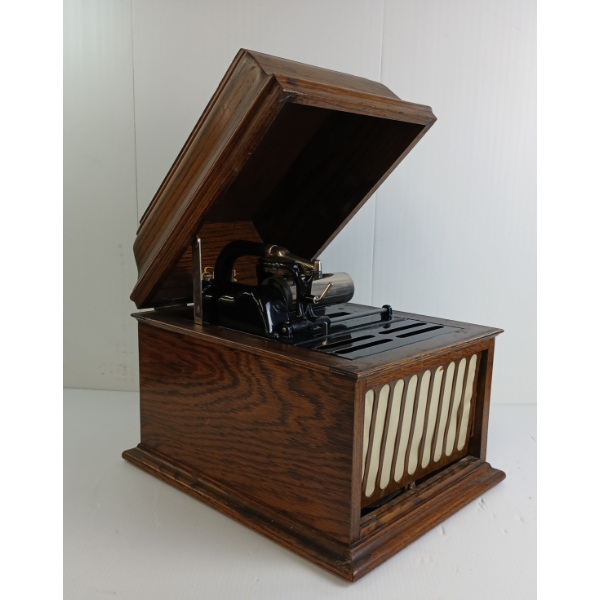 THOMAS EDISON AMBEROLA 30 PHONOGRAPH