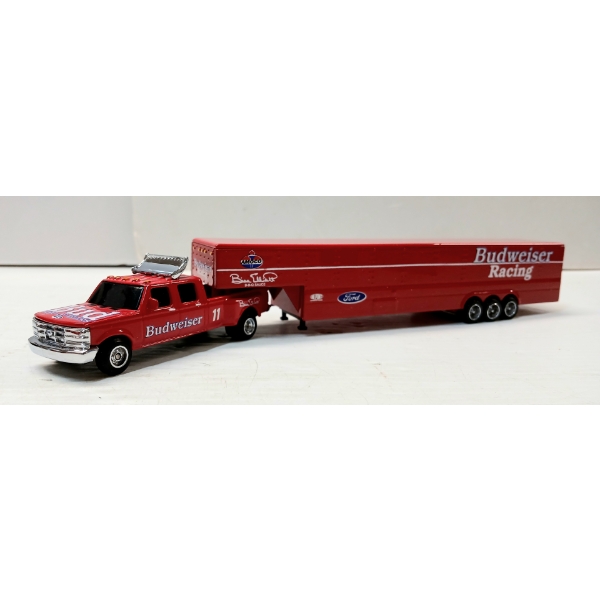 ACTION DIECAST DUALLY W/ SHOW TRAILER - BILL ELLIOT