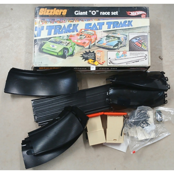 HOTWHEELS SIZZLERS GIANT "O" RACE SET