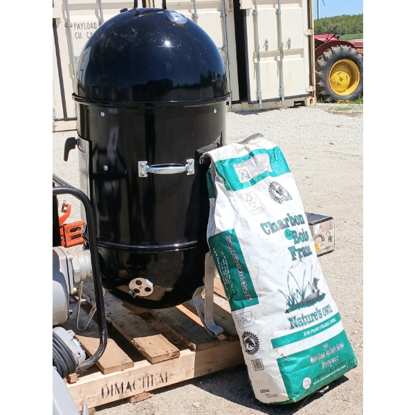 WEBER SMOKEY MOUNTAIN COOKER SMOKER