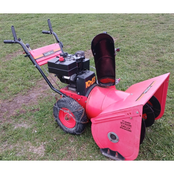MASTERCRAFT 10-28 SNOWBLOWER W/ CHAINS