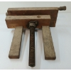 Image 4 : LOT OF 2 - CARPENTER'S VISE & LEVEL