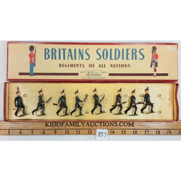 BRITAINS SOLDIERS LEAD FIGURES - NO. 98 THE KING'S ROYAL RIFLE CORPS