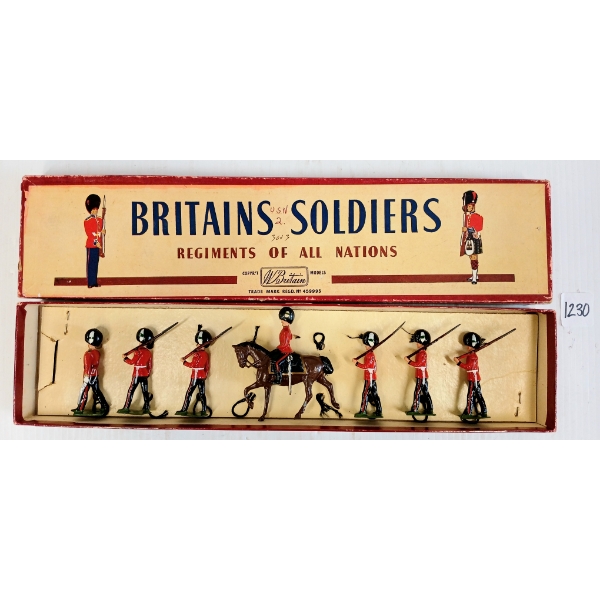 BRITAINS SOLDIERS LEAD FIGURES - NO. 253 WELSH GUARDS