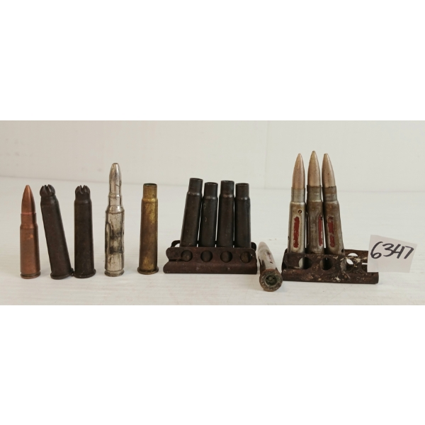 AMMO / BRASS: 13X MILITARY ISSUED .303BRIT W/ STRIPPER CLIPS - 5X BRASS