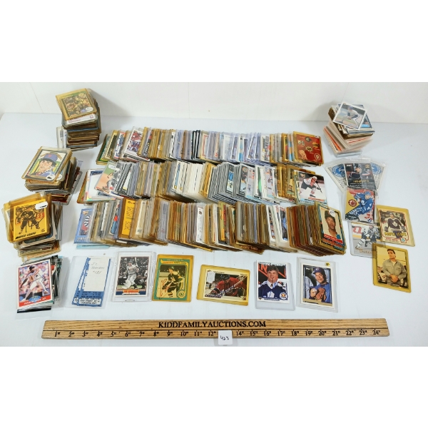 QTY OF BASEBALL & HOCKEY PLAYER CARDS - INCL SOME AUTOGRAPHED