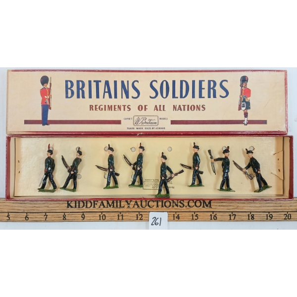 BRITAINS SOLDIERS LEAD FIGURES - NO. 2072 KING'S ROYAL RIFLE CORPS