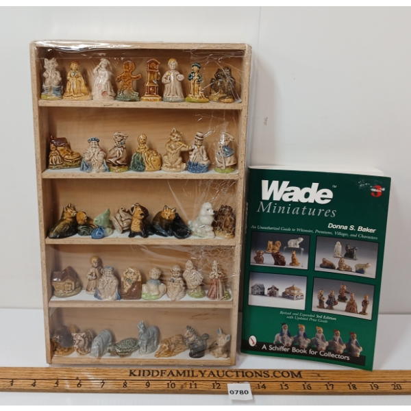 LOT OF 2 - RED ROSE WADE FIGURINES SET & PUBLICATION