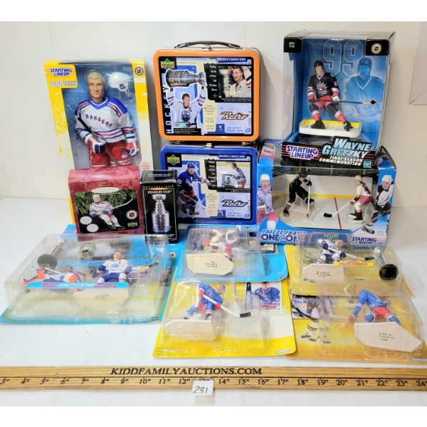 LOT OF 13 - ASSORTED HOCKEY COLLECTIBLES - ACTION FIGURES, ORNAMENTS, LUNCH BOXES, ETC