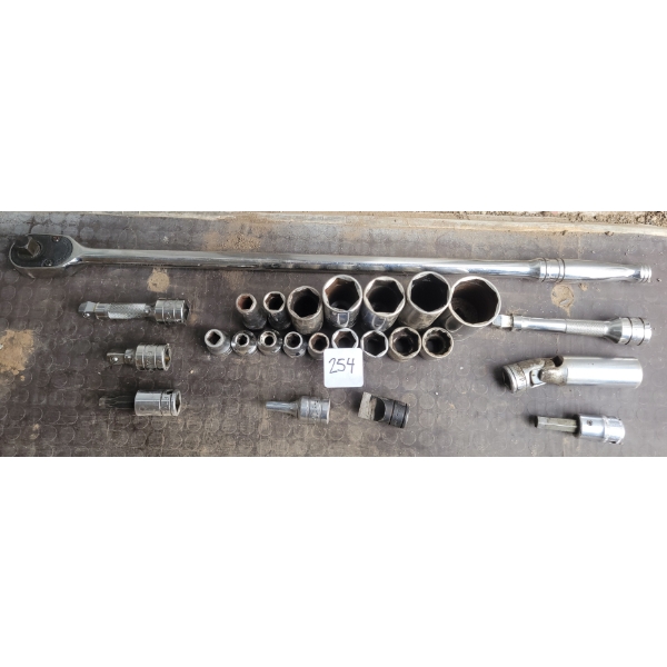 SNAP ON SOCKETS & RATCHET