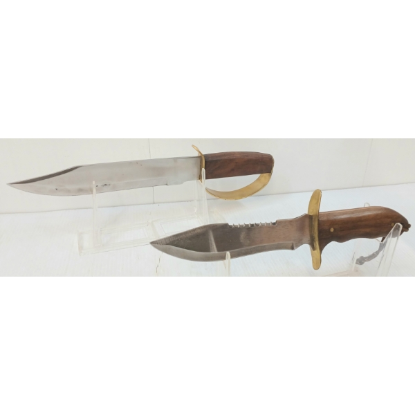 LOT OF 2 - FIXED BLADE KNIVES