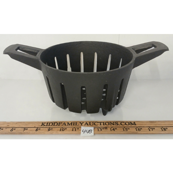 BROIL KING KEG CHARCOAL BASKET