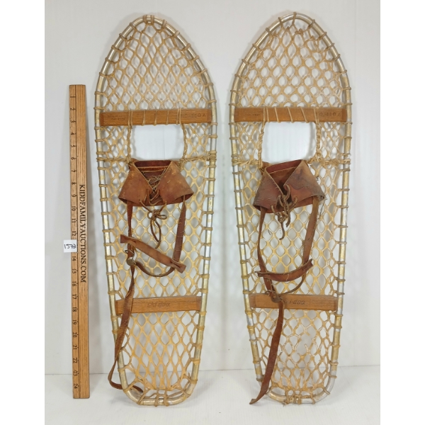 PAIR OF SKI-DOO SNOWSHOES