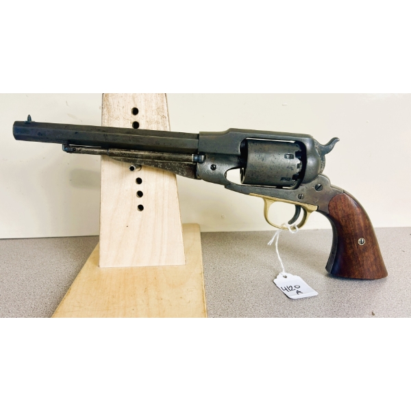 REMINGTON NEW MODEL 1858 IN .44 CAL CAP & BALL - ANTIQUE CLASS