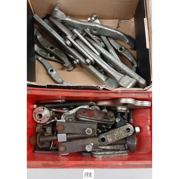 QTY OF GEAR PULLER PARTS