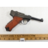 Image 2 : LUGER 100 SHOT REPEATER 9MM CAP PISTOL