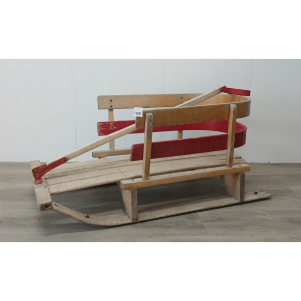 CHILDREN'S SLED