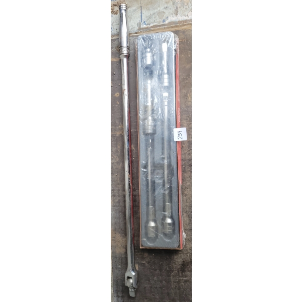 LOT OF 2 - SNAP ON BREAKER BAR & WOBBLE EXT. SET