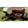 Image 1 : INTERNATIONAL 5100 SEED DRILL W/ GRASS & LIQUID FERT