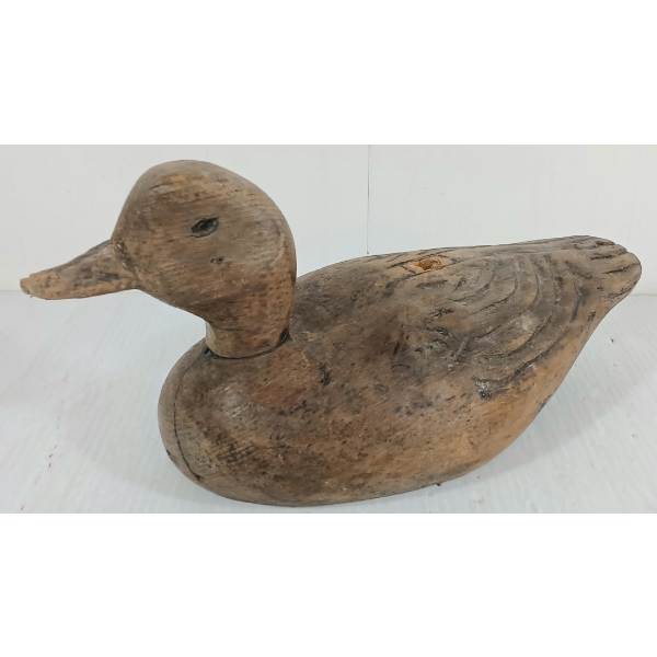 ANTIQUE DUCK DECOY