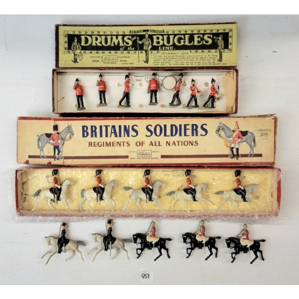 LOT OF 2 - BRITAINS SOLDIERS LEAD FIGURES - NO. 8 4TH QUEENS OWN HUSSARS & 30 DRUMS & BUGLES