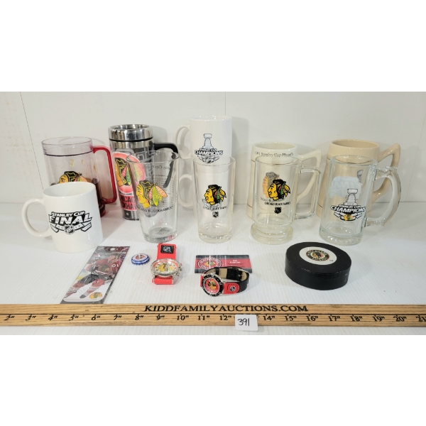 JOB LOT - CHICAGO BLACK HAWKS HOCKEY COLLECTIBLES - MUGS, LANYARDS, WATCH, ETC
