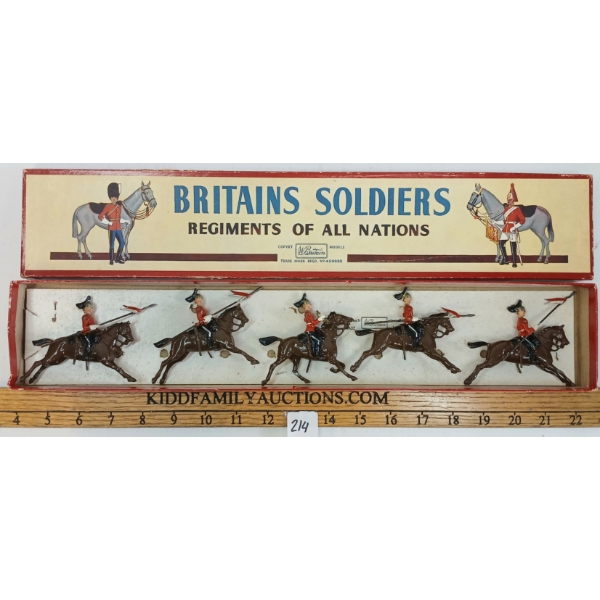 BRITAINS SOLDIERS LEAD FIGURES - NO. 44 THE QUEEN'S BAYS