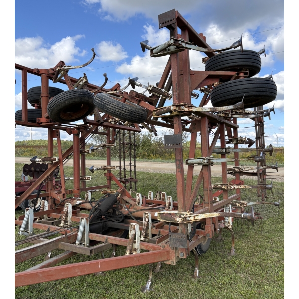 WILRICH CULTIVATOR W/ FINGER HARROWS