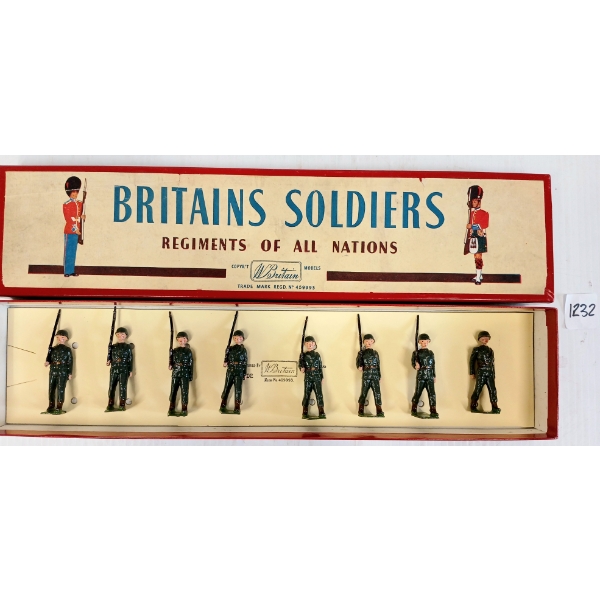 BRITAINS SOLDIERS LEAD FIGURES - NO. 2033 U.S. INFANTRY