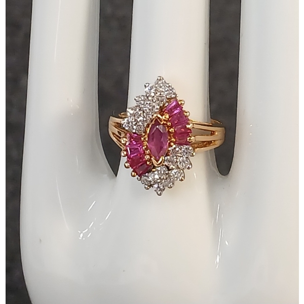 14K GOLD RUBY & DIAMOND CLUSTER RING
