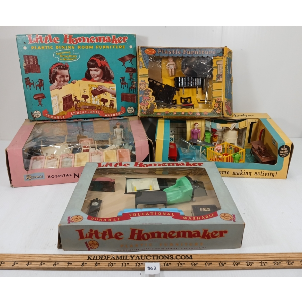 LOT OF 5 - CHILDREN'S DOLL FURNITURE & ACCESSORIES - INCL LITTLE HOMEMAKER