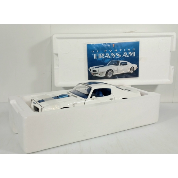 ERTL AMERICAN MUSCLE MINT DIECAST 1972 PONTIAC TRANS AM MODEL