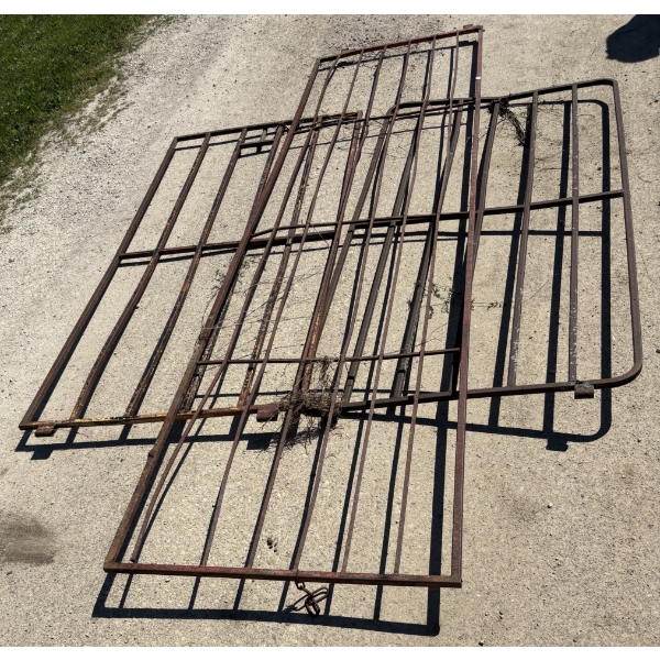 LOT OF 3 - 8 & 14FT GATES 