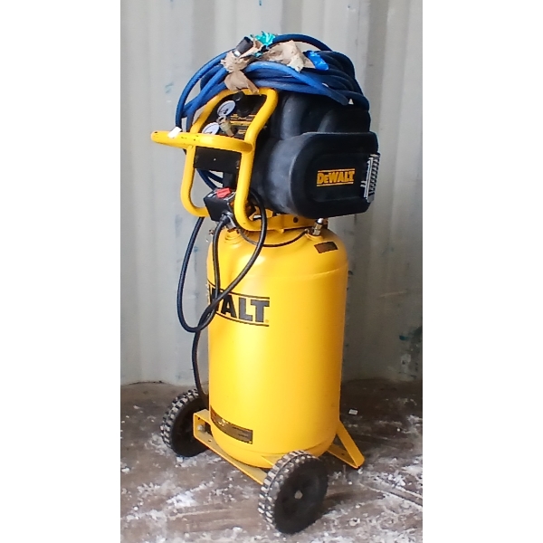 DEWALT 15GAL AIR COMPRESSOR