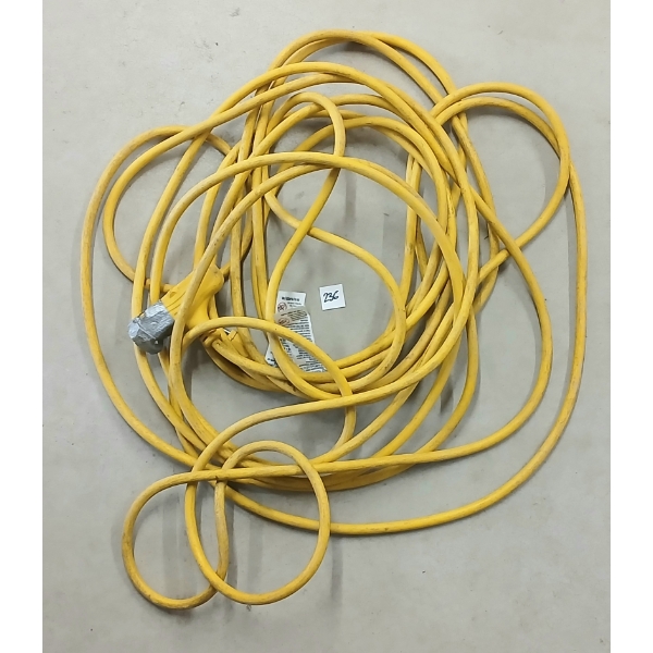 INDUSTRIAL EXTENSION CORD W/ 3 OUTLETS