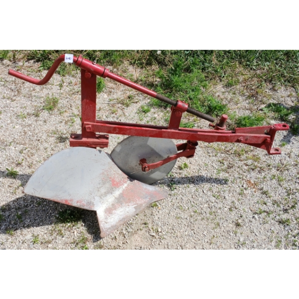 194 FARMALL CLUB PLOW
