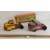 Image 1 : LOT OF 3 - MARX & WYANDOTTE TIN TRUCKS & LIVESTOCK TRAILER