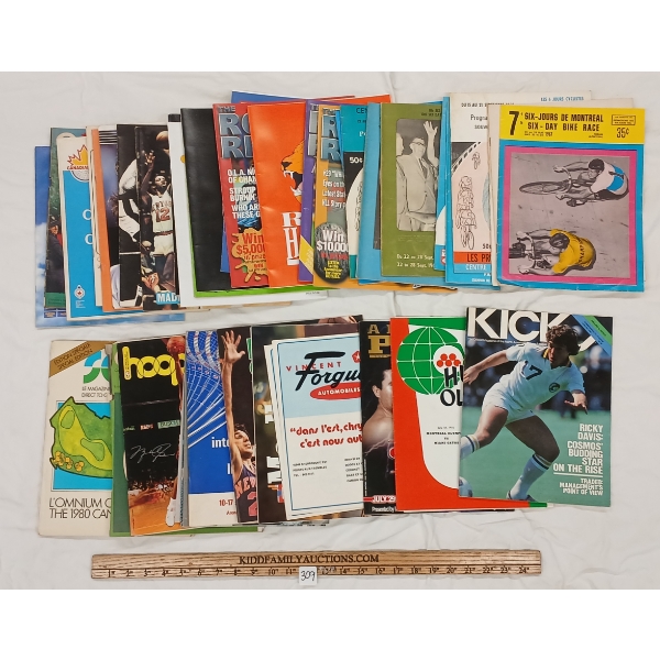 LOT OF 40 - ASSORTED SPORTS MAGAZINES & PROGRAMS