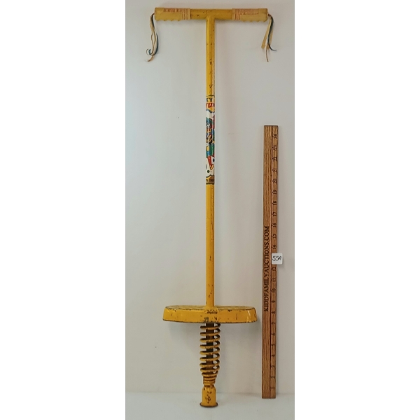 VINTAGE DAE YUNG SKY JUMP POGO STICK