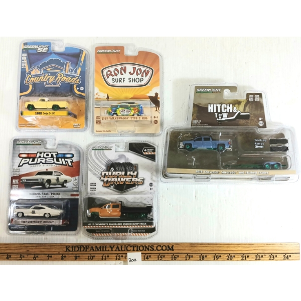 LOT OF 5 - GREENLIGHT DIECAST 2018 CHEVROLET SILVERADO & FLATBED TRAILER, ETC