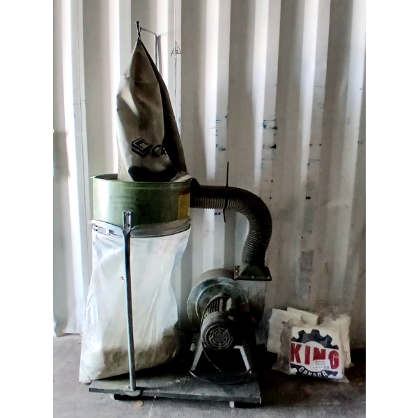 CRAFTEX DUST COLLECTOR W/ EXTRA BAGS
