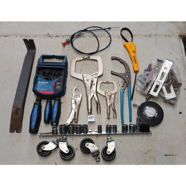 JOB LOT - ASSORTED TOOLS - INCL MASTERCRAFT ROBO WRENCHES, ROLLER CASTORS, SOCKET HOLDER, ETC