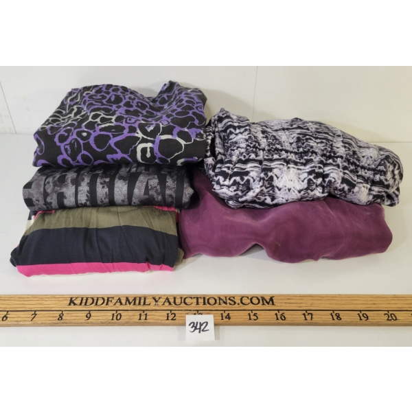 LOT OF 5 - WOMEN'S MINIMUM, INSIGHT & WESC SHIRT, LEGGINGS & DRESSES - FT LAILA, JANNE, ETC