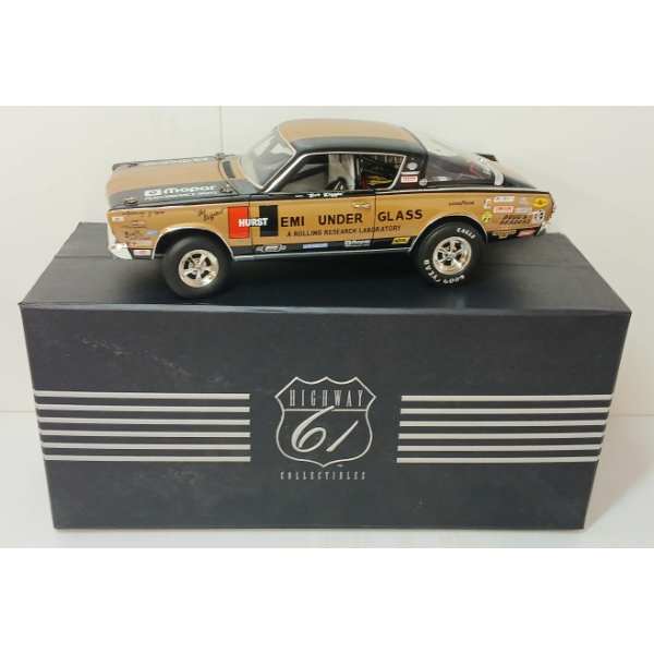DIECAST METAL HIGHWAY 61 HEMI UNDER GLASS 1966 BARRACUDA MODEL